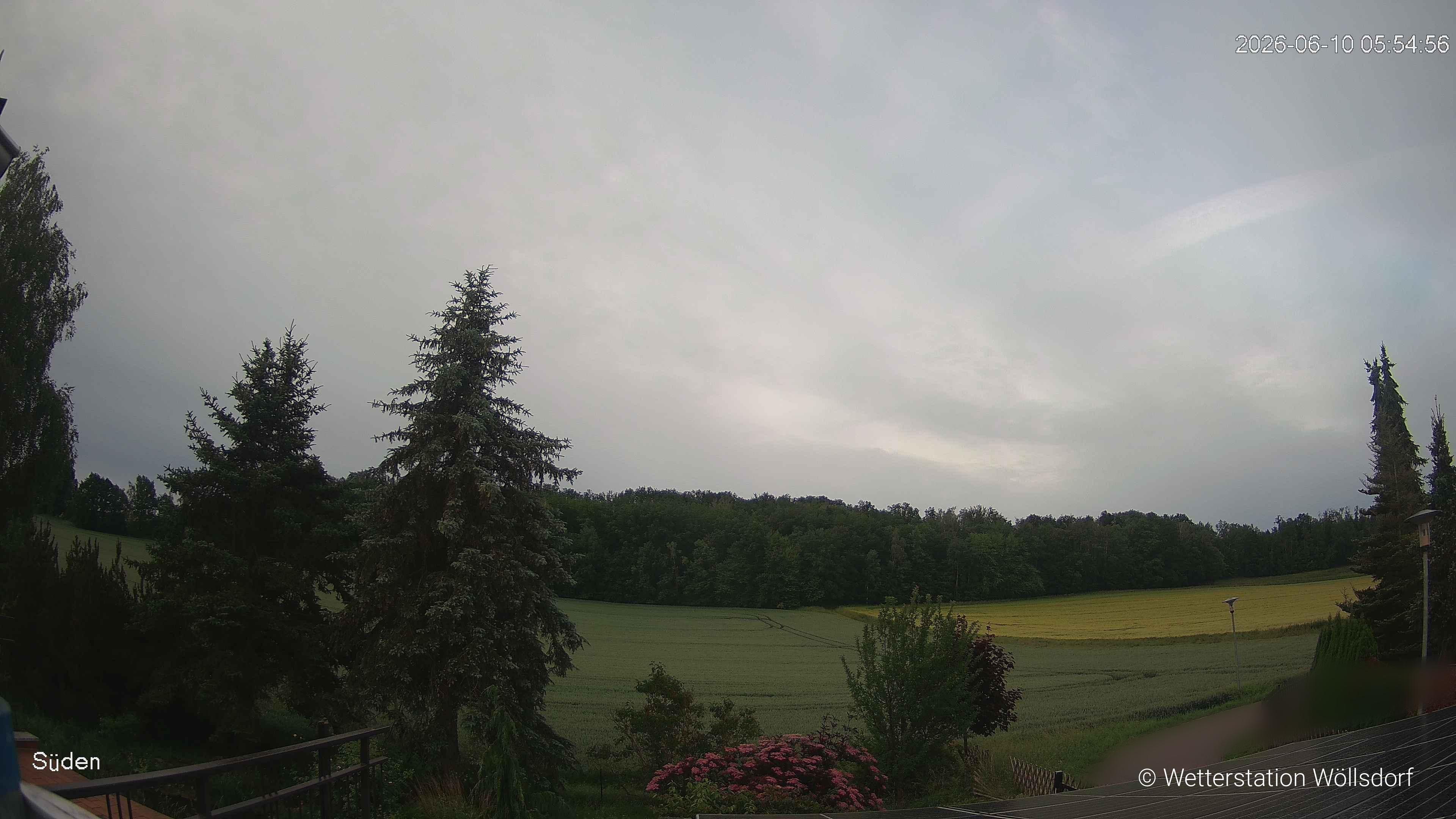 Blick von Wöllsdorf in Richtung Süden auf den Höhenzug des Pfaffenberges