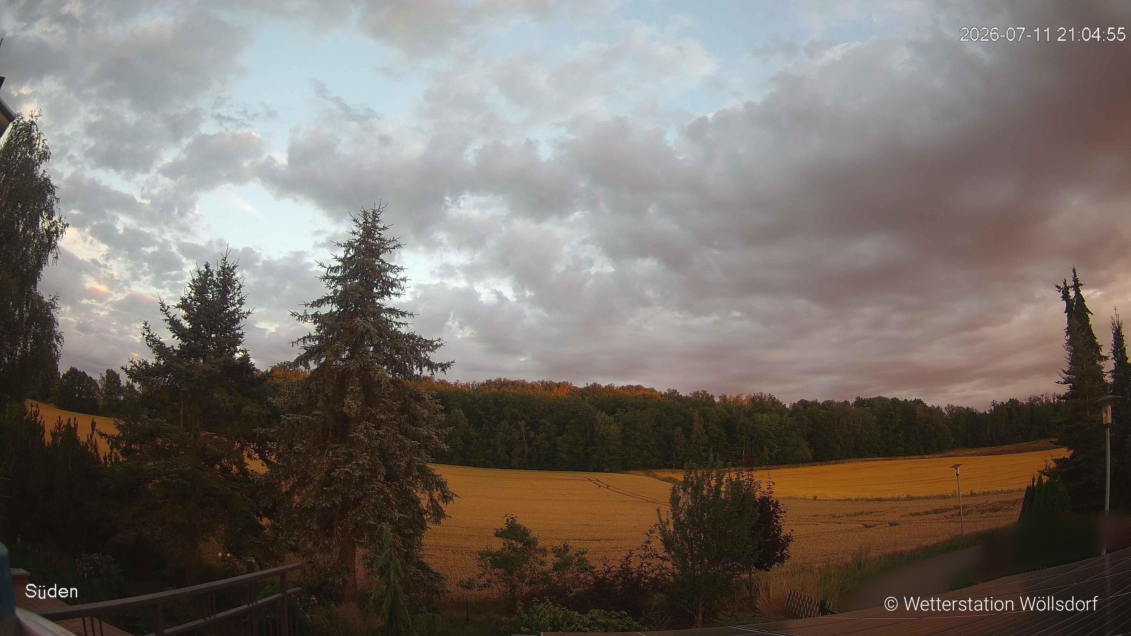 Blick von Wöllsdorf in Richtung Süden auf den Höhenzug des Pfaffenberges