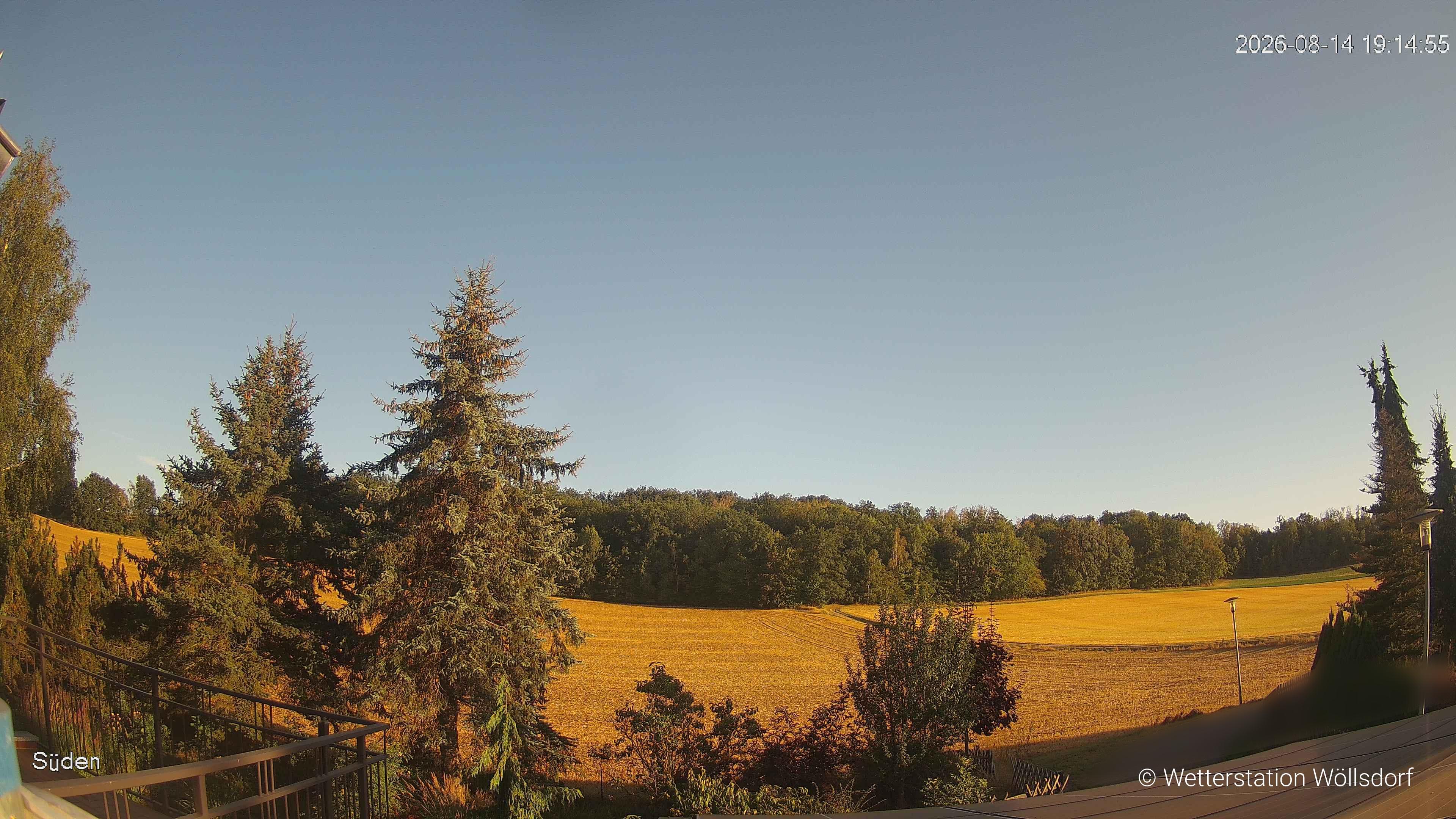 Blick von Wöllsdorf in Richtung Süden auf den Höhenzug des Pfaffenberges