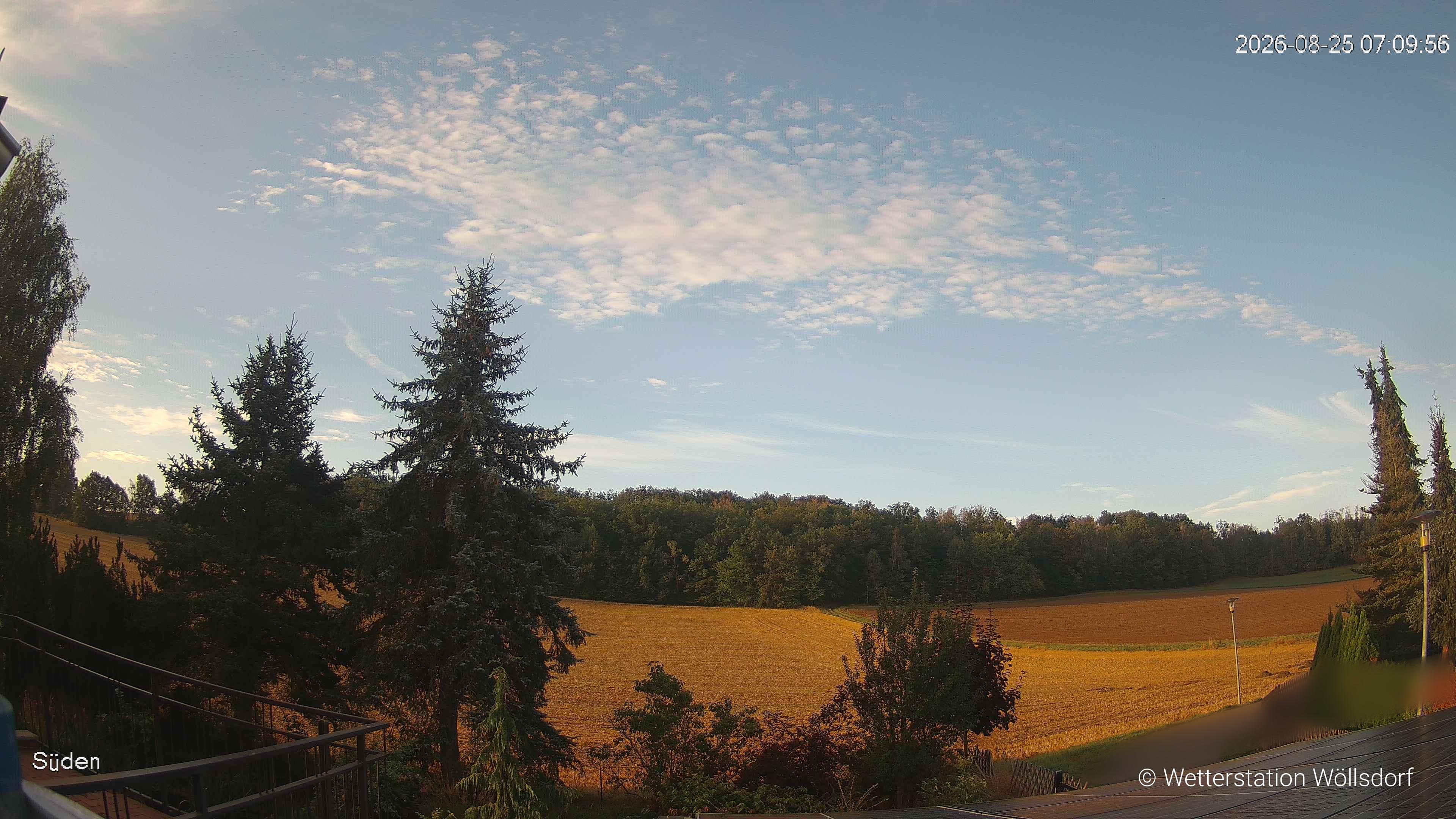 Blick von Wöllsdorf in Richtung Süden auf den Höhenzug des Pfaffenberges